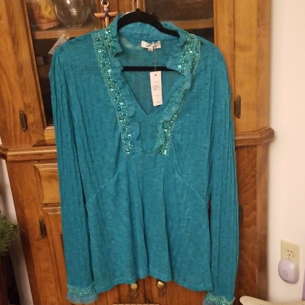 Lovely Victorian green sweater NWT with lace detail